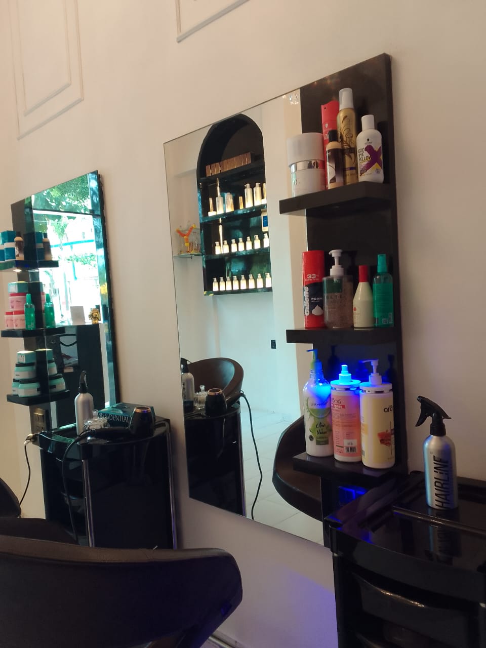Salon gallery image 8
